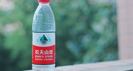 农夫山泉再传IPO，官方回应暧昧的背后，港股登陆在即？