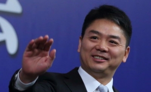 刘强东大放权，两月密集卸任8家公司高管