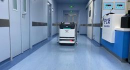 京东数科携手银翼医疗推室内运送AI机器人