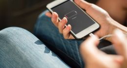 科学家打造出能与锂电池相媲美的电池：不爆炸、充1000次依然高效