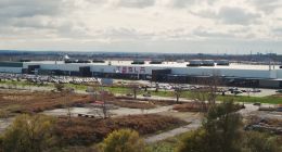 特斯拉太阳能电池板工厂出现新冠病例 复工遇挫