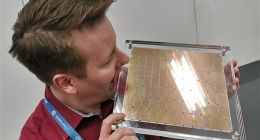 40万核心1.2万亿晶体管！世界第一芯片卖出两块：3500万元