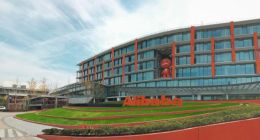 阿里健康因认股权获行使增发79.8万股，每股低至4.4港元