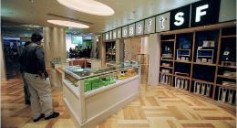 微软直营店彻底关门：十年苹果模仿秀落幕