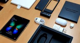 别吐槽苹果了：三星明年开始可能也不附赠充电器了