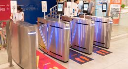 支付宝上搜索“游泳”的人暴涨600%，下泳池的涨了35%