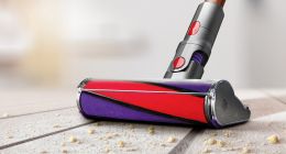 国产吸尘器品牌打响“价值升维战”，全面对标之下戴森将何去何从
