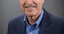 美专家解读疫情影响：逆全球化观点不可取，世界离不开中国