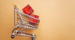 首次盈利的拼多多，不断加码的农业梦