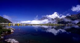 均瑶健康盯上了农夫山泉的矿泉水赛道