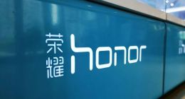 失去华为光环的荣耀，已然普通，却很自信