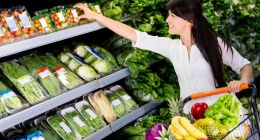 营收突破2000亿后，京东将利剑指向了社区团购