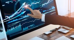 股价低迷，趣店持续探寻新出路