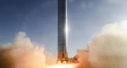 SpaceX成功完成世界最大火箭助推器首次静态点火测试