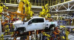 汽车芯片短缺加剧 通用福特北美多座工厂将停产两周