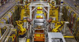 研究机构预计汽车芯片短缺将持续到2023年 已调低产量预期