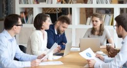 富途的崛起与竞争威胁