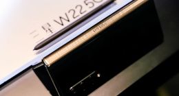 心系天下三星W22 5G发布 售价16999元