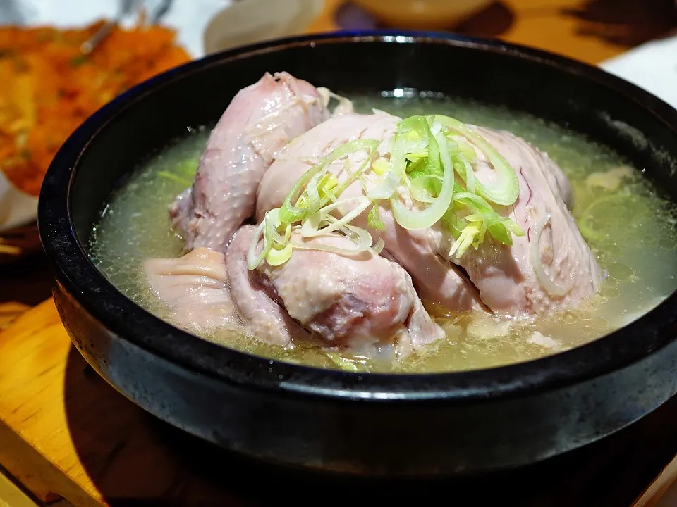 一味研究：老乡鸡冲击上市，拢共要几步？