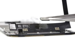 苹果宣布取消 iPhone 13 显示屏维修限制，将不再禁用 Face ID