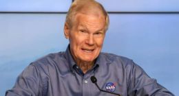 NASA将二次载人登月计划推迟至2025年：贝索斯背锅