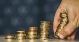 Q3息税前利润同比增五成，股价却遭“腰斩”，乐信跌完了吗？