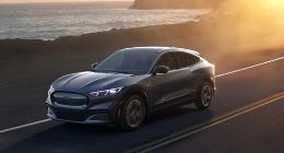 福特计划2023年生产60万辆电动汽车 较原计划翻番