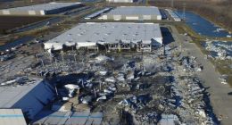 亚马逊仓库遭龙卷风袭击 至少六名员工遇难多人下落不明