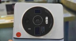 小米12 Ultra真机上手图曝光：后置徕卡影像系统辨识度超高