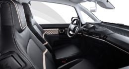 新款宝骏KiWi EV内饰曝光：首次用上双联屏