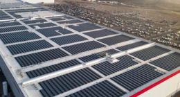 特斯拉扩建内华达州超级工厂的太阳能电池板 目标是成为世界最大