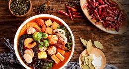 杨国福上市，海底捞的痛？