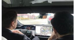 秦刚对话马斯克 与其同乘特斯拉Model S Plaid