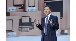 他，一代枭雄落幕：刚把公司卖了