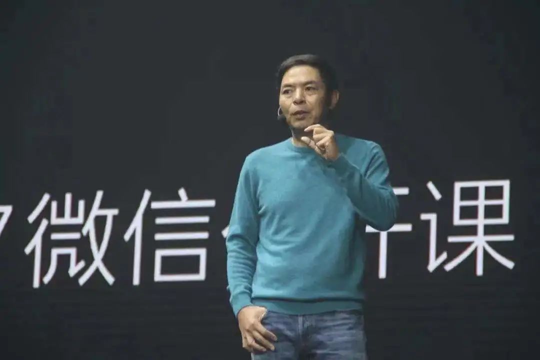 马斯克垂帘Twitter，社交媒体集齐四大天王