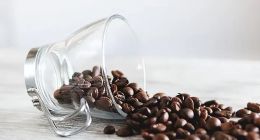 从中国邮政到李宁跨界卖咖啡，为何企业都盯上咖啡生意？