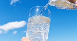 “水概念”鼻祖——农夫山泉翻车“婴儿水”？