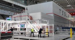 特斯拉生产电动皮卡所需9000吨级压铸机完成建造及测试 已运抵休斯敦