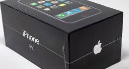 2007年未拆封的初代iPhone最终拍出：以近4万美元成交