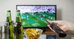义乌公司50天赶工10万个足球：中国制造“踢进”2022卡塔尔世界杯