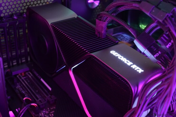 没救了！RTX 4090插紧原生16Pin线后：玩游戏还是烧毁 现场一股糊味