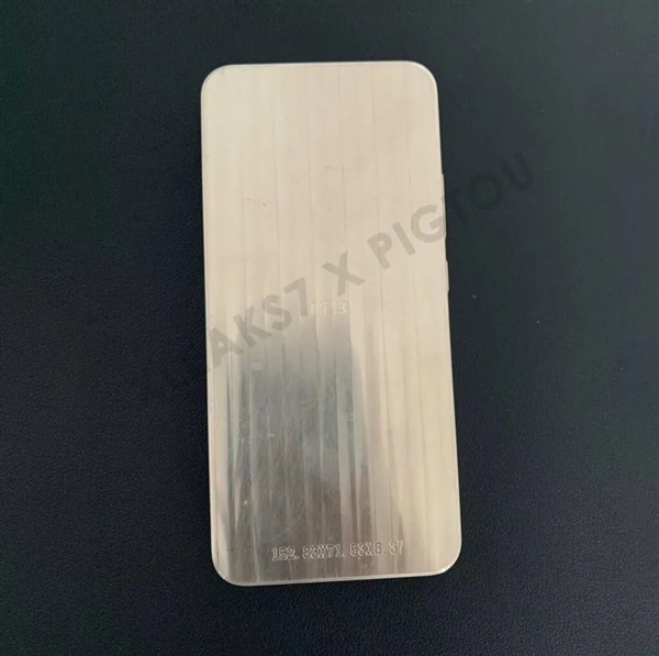 骁龙8 Gen2小屏旗舰来了!小米13真机机模曝光:确认直边造型