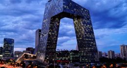 盯着美团做外卖？不，抖音的最终目标，是干掉央视【快评】