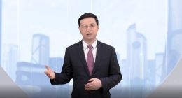 中国移动董事长杨杰以“数智人”方式出席MWC2023 再谈三个“融合创新”