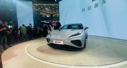 2023上海车展：纯电跑车哪吒GT正式上市，售价17.88万元起