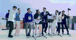 东方甄选首次启动app直播：俞敏洪带网友5天游遍甘肃