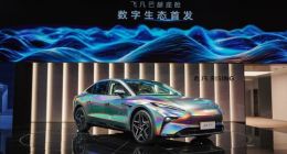 飞凡汽车发布巴赫座舱数字生态：可在车机系统运行手机App，第四季度OTA推送