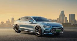 利润再爆表，什么是比亚迪的盛世隐忧？