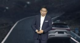 手机遥遥领先！但华为造车，有点摇摇欲坠