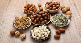 从“干毛巾里拧出水”来的三只松鼠：赢了成长性，输了确定性？